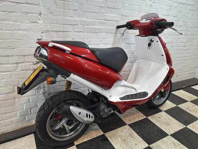 Aprilia sr 45 km bromscooter 2takt - afbeelding 5 van  7