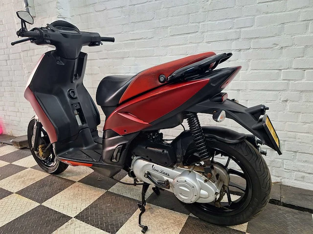 Aprilia sr motard 45 km bromscooter 2takt dtt49g - afbeelding 3 van  7