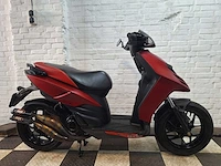 Aprilia sr motard 45 km bromscooter 2takt dtt49g - afbeelding 4 van  7