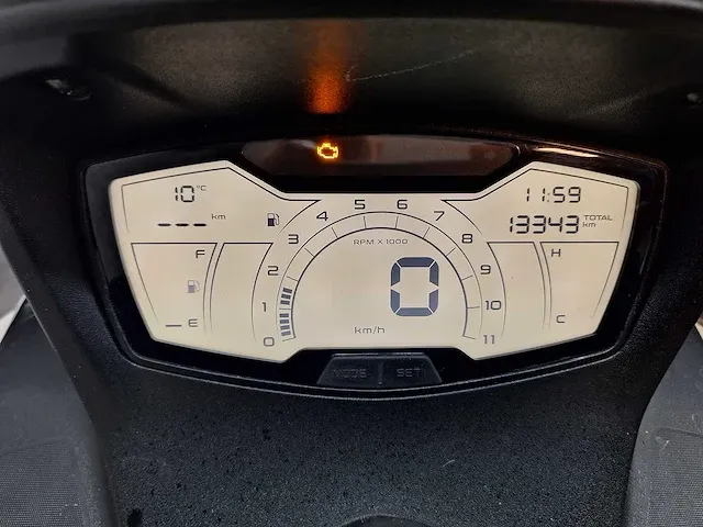Aprilia sxr50 45 km bromscooter 4takt - afbeelding 4 van  7