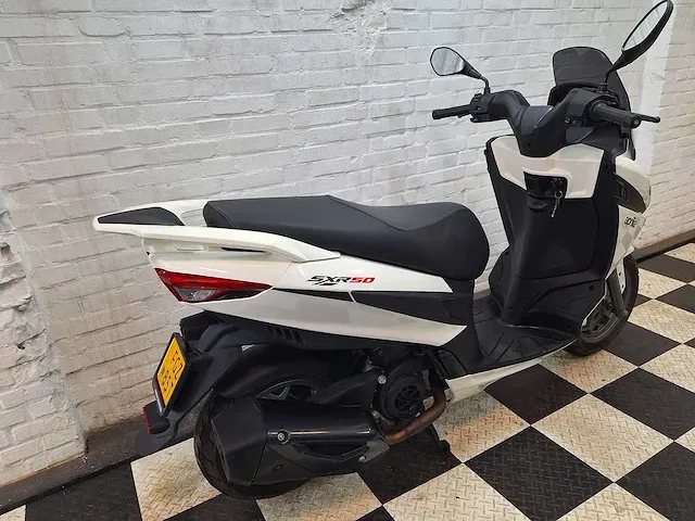 Aprilia sxr50 45 km bromscooter 4takt - afbeelding 7 van  7