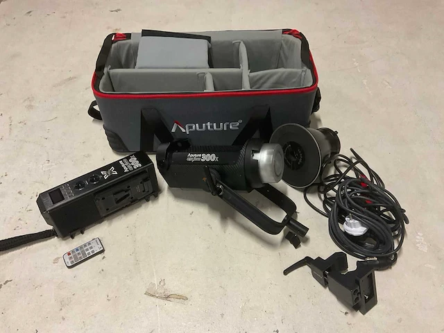 Aputure 300x licht set - afbeelding 1 van  10
