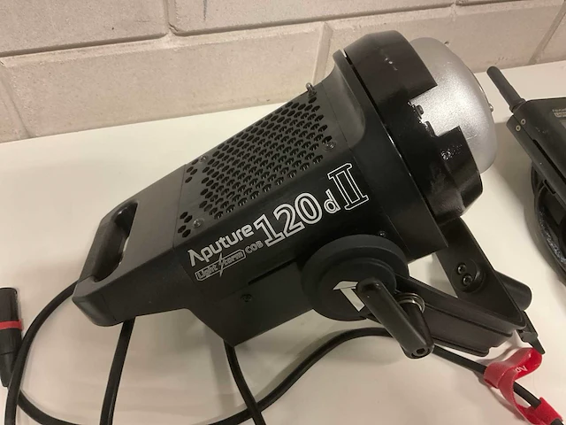 Aputure cob120dii licht set - afbeelding 2 van  7