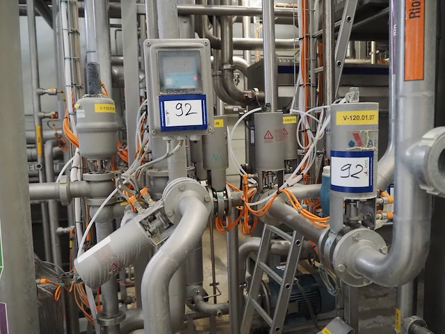 Apv - afbeelding 1 van  6