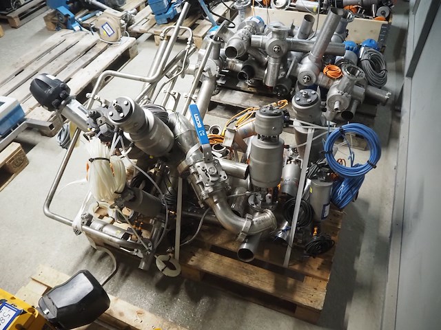 Apv - afbeelding 6 van  12