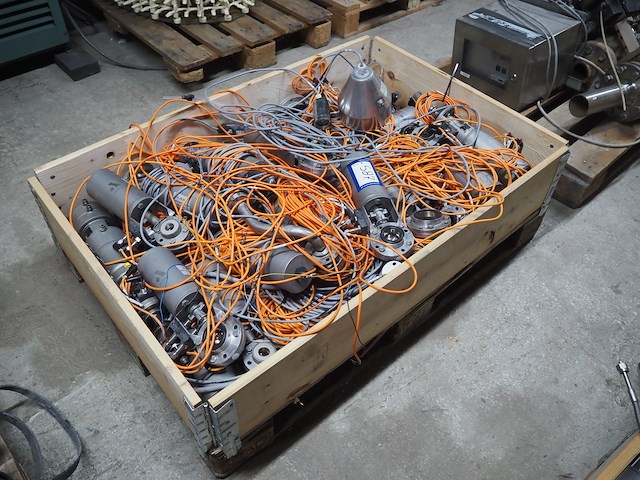 Apv - afbeelding 4 van  10