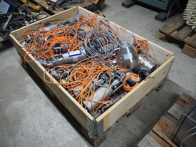 Apv - afbeelding 5 van  10