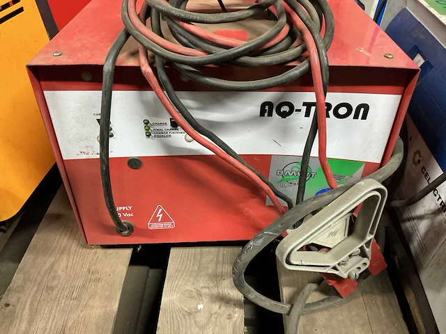 Aq-tron - 24v 40a - acculaders - afbeelding 1 van  2