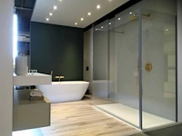 Aqua concept wall concept 210 top stock douchewand - afbeelding 1 van  4