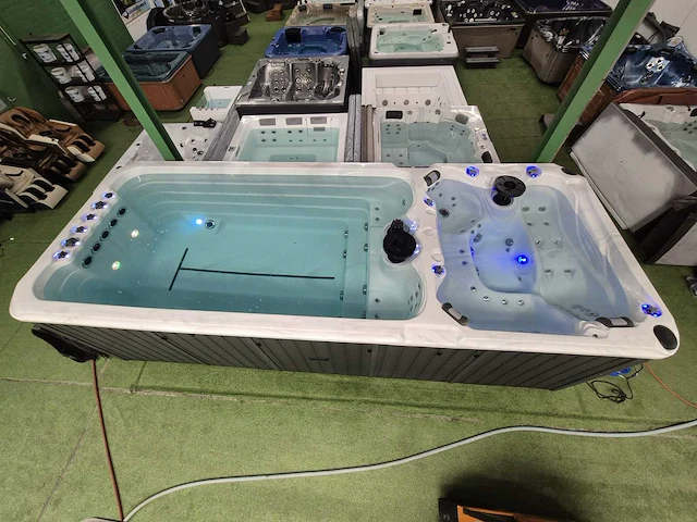 Aqua relax 15 persoons jacuzzi en zwemspa met warmtepomp - afbeelding 11 van  18
