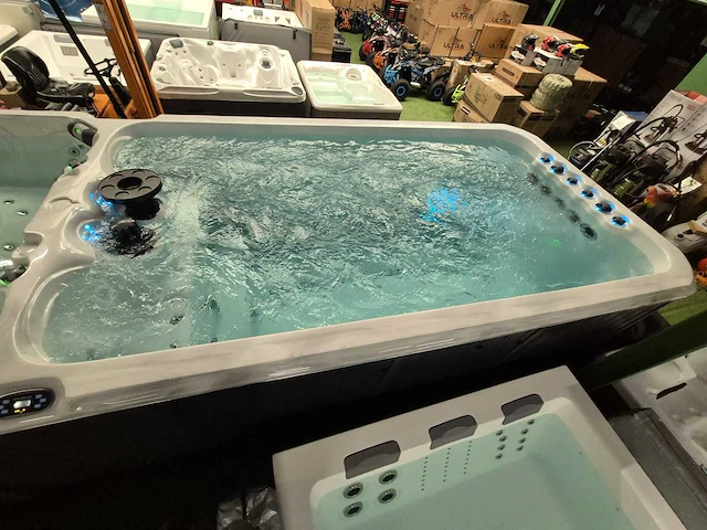 Aqua relax 15 persoons jacuzzi en zwemspa met warmtepomp - afbeelding 12 van  18