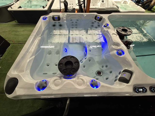 Aqua relax 15 persoons jacuzzi en zwemspa met warmtepomp - afbeelding 14 van  18