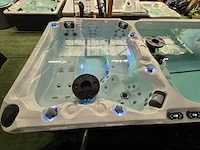 Aqua relax 15 persoons jacuzzi en zwemspa met warmtepomp - afbeelding 16 van  18