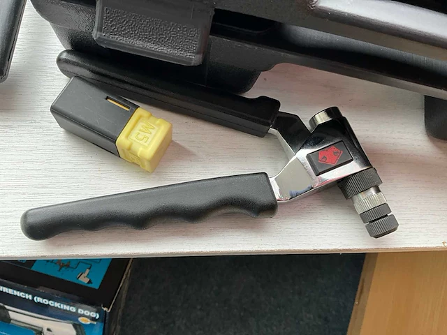 Ar-tool lr-061 blindklinknagelmachine - afbeelding 8 van  10