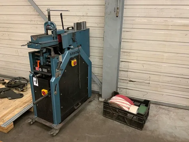 Arborga 100 rsx pijp uithaal bandslijpmachine - afbeelding 1 van  7