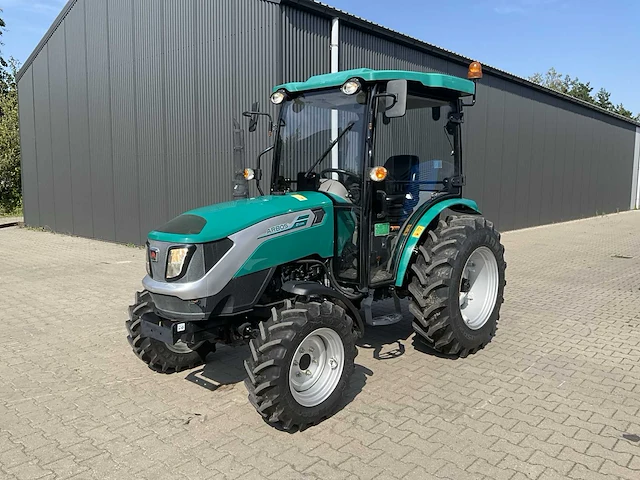 Arbos-lovol 2035 4x4 vierwielaangedreven landbouwtractor - afbeelding 1 van  31