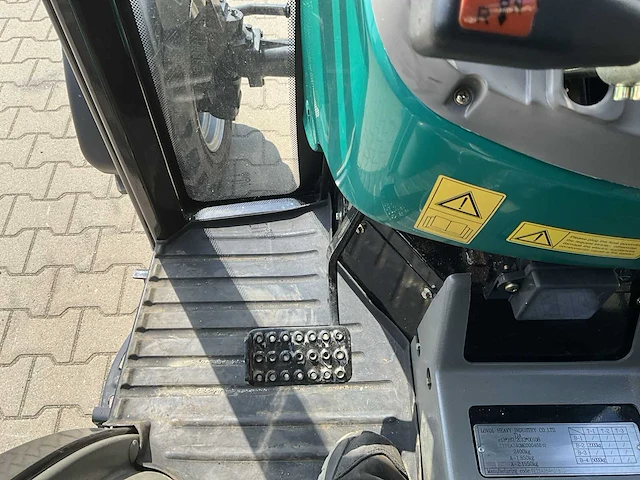 Arbos-lovol 2035 4x4 vierwielaangedreven landbouwtractor - afbeelding 13 van  31