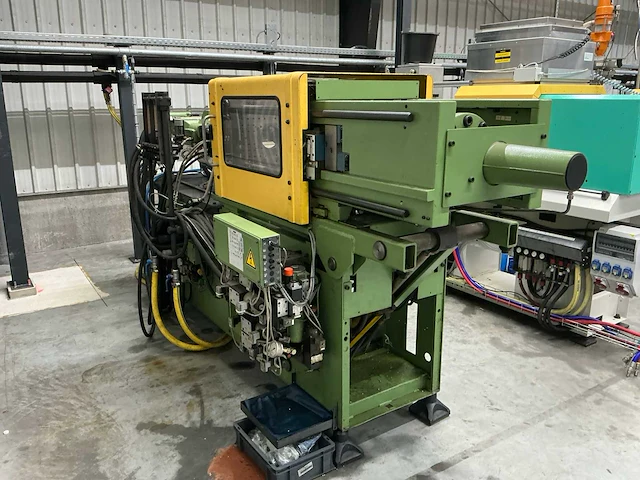 Arburg - 1991 - 270m allrounder 250-75 - spuitgietmachine - afbeelding 8 van  13