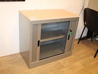 Archiefkast 80 x 45 x 74 cm met twee afsluitbare roldeuren met sleutel. - afbeelding 2 van  2