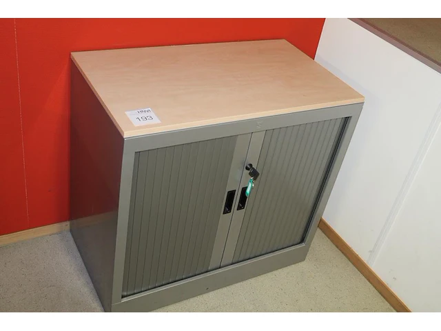 Archiefkast 80 x 45 x 74 cm met twee afsluitbare roldeuren met sleutel. - afbeelding 1 van  2