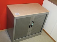 Archiefkast 80 x 45 x 74 cm met twee afsluitbare roldeuren met sleutel. - afbeelding 1 van  2
