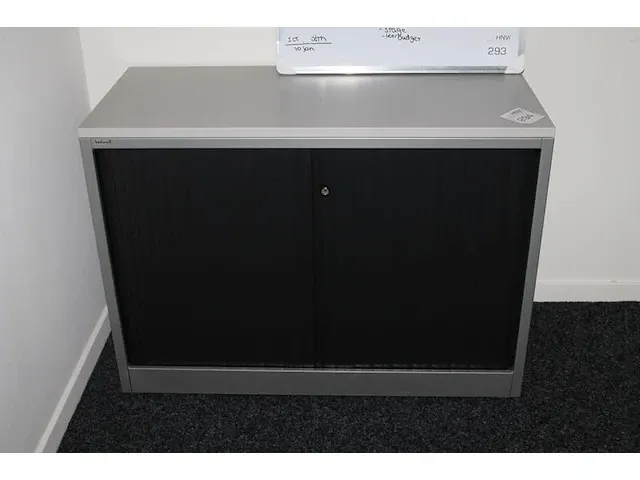 Archiefkast ahrend met 2 roldeuren. afmeting 100 x 45 cm. hoogte 73 cm. - afbeelding 1 van  1