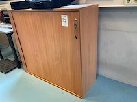 Archiefkast en werktafel met stoelen (2x) - afbeelding 1 van  7