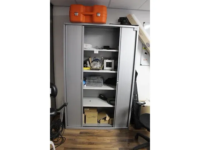Archiefkast met 2 roldeuren 125x50 cm. hoogte195cm. exclusief inhoud - afbeelding 3 van  3