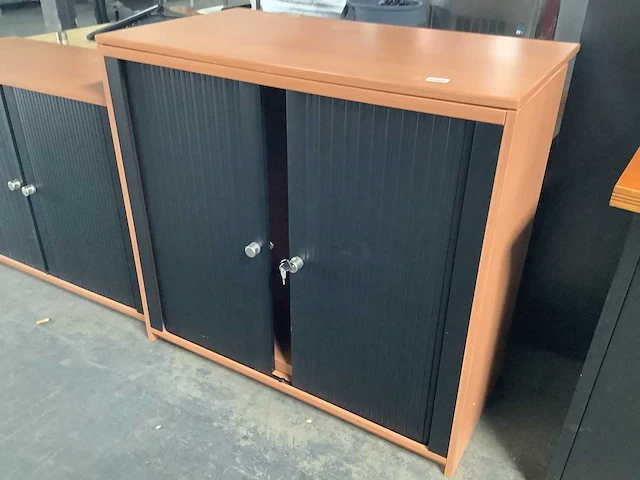 Archiefkast met houten ombouw - afbeelding 1 van  3