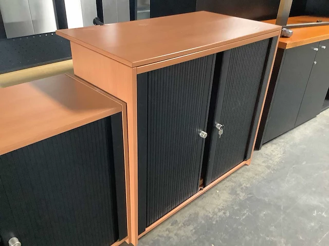 Archiefkast met houten ombouw - afbeelding 2 van  3