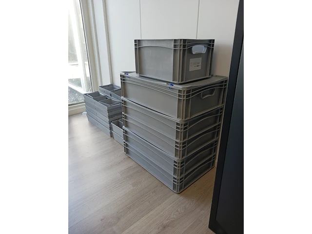 Archiefkast met inhoud | locatie roden - afbeelding 9 van  21