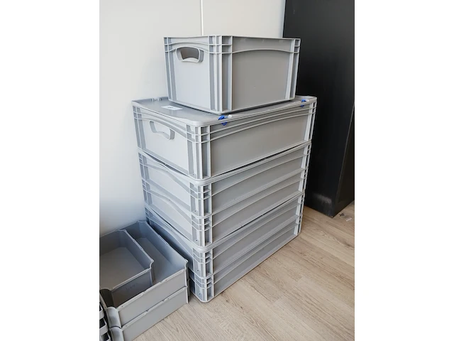 Archiefkast met inhoud | locatie roden - afbeelding 11 van  21