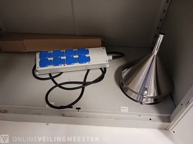 Archiefkast met inhoud - afbeelding 9 van  9