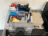Archiefkast met kantoorartikelen - afbeelding 6 van  8