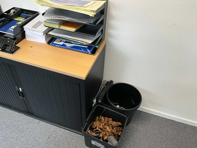 Archiefkast met kantoorartikelen - afbeelding 8 van  8