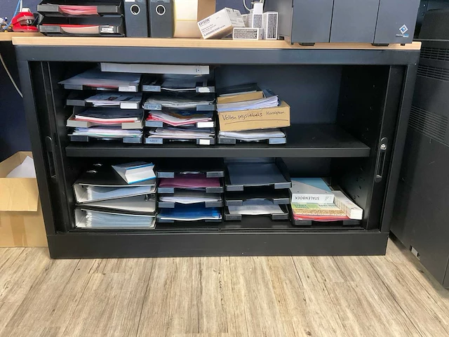 Archiefkast met plank - afbeelding 2 van  2