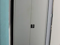 Archiefkast met twee deuren afm. 80 x 39 x 10 cm. - afbeelding 2 van  2