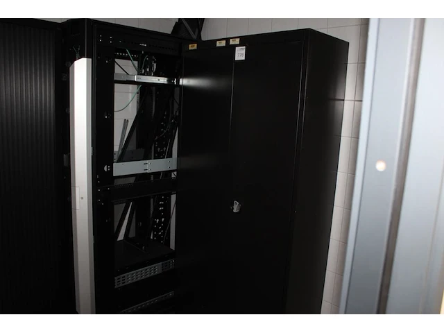 Archiefkast met twee deuren afm. 95 x 41 x 195 cm - afbeelding 1 van  3