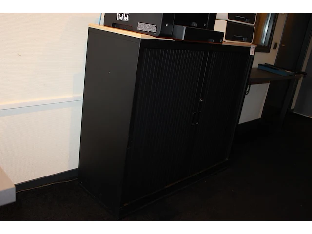 Archiefkast met twee roldeuren. afmeting. 120 x 25 x 106 cm - afbeelding 2 van  2