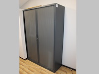 Archiefkast met twee roldeuren. afmeting 120 x 43 x 198 cm. let op: excl. inhoud. - afbeelding 1 van  3