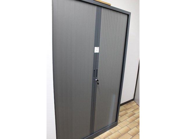 Archiefkast met twee roldeuren. afmeting 120 x 43 x 198 cm. let op: excl. inhoud. - afbeelding 2 van  3
