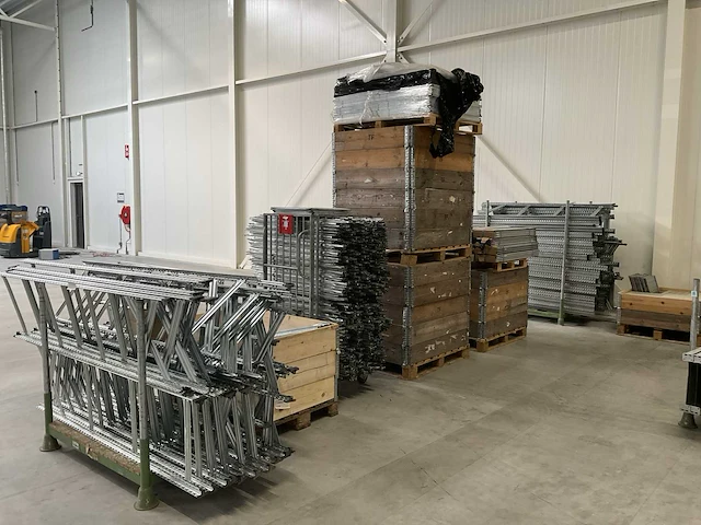 Archiefstelling materiaal - afbeelding 1 van  10