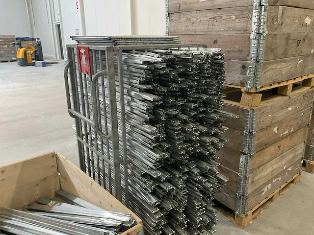 Archiefstelling materiaal - afbeelding 5 van  10