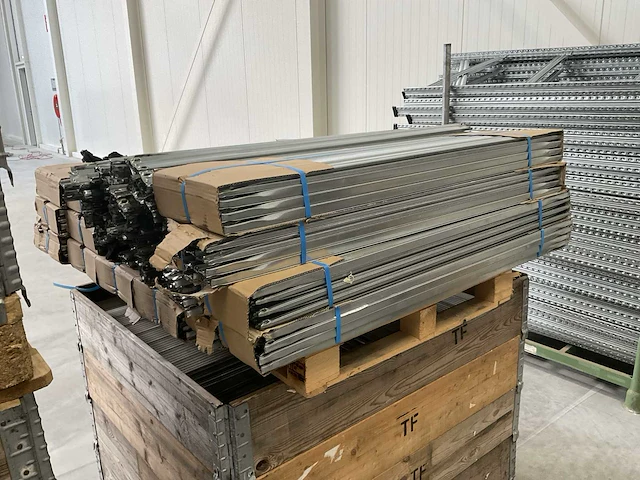 Archiefstelling materiaal - afbeelding 8 van  10