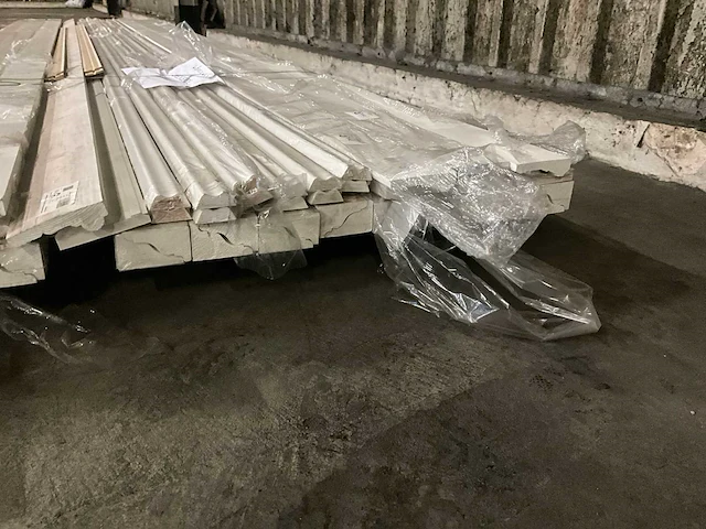 Architrafen en sierlijsten (51x) - afbeelding 5 van  8