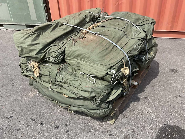 Arctic ten man legertent (6x) - afbeelding 1 van  5