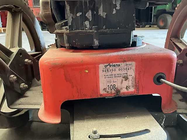 Ariens 22” string trimmer onkruidborstel - afbeelding 2 van  10