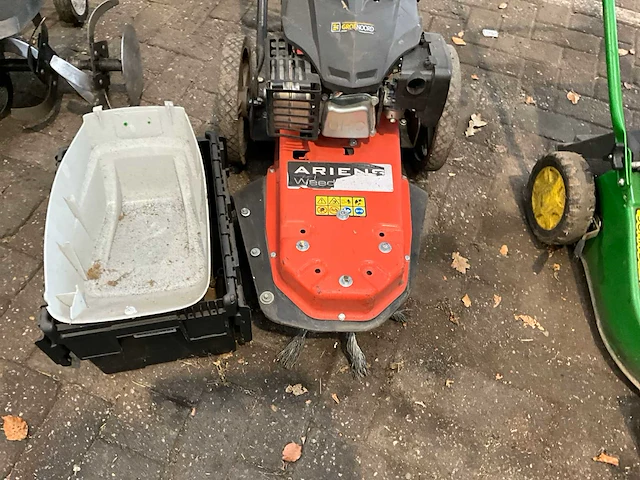 Ariens onkruidborstel - afbeelding 2 van  4