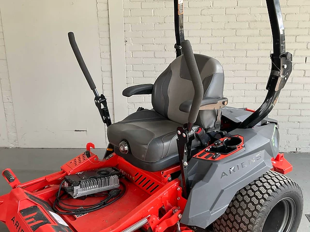 Ariens zenit e 60rd elektrische zitmaaier - afbeelding 8 van  15