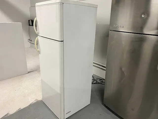 Ariston - aeg koelkast + ariston inbouw 5 pits gaskookstel rvs + ok tv - afbeelding 3 van  10